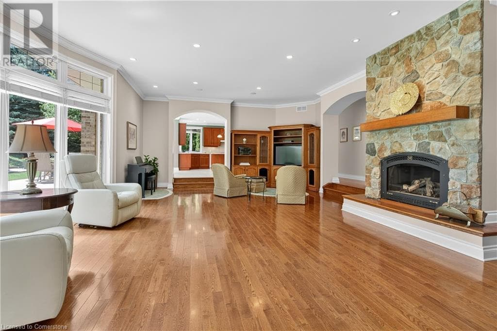 Single Family at 6786 CHRISTINE Court, Niagara Falls, Ontario - Photo 10 - RE/MAX Garden City Realty