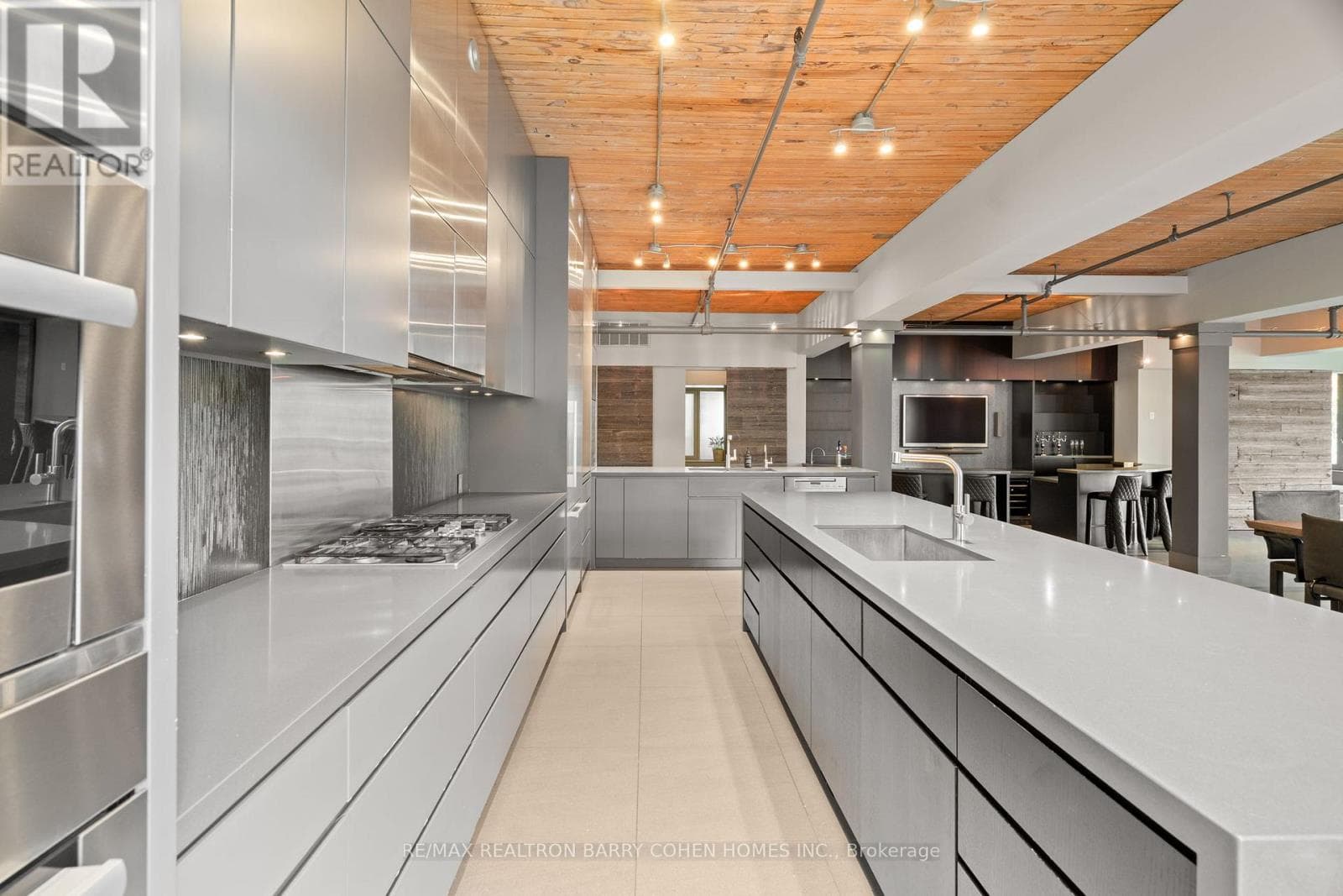 Single Family at 300- 468 Wellington Street, Toronto (Waterfront Communities), Ontario - Photo 10 - RE/MAX Garden City Realty