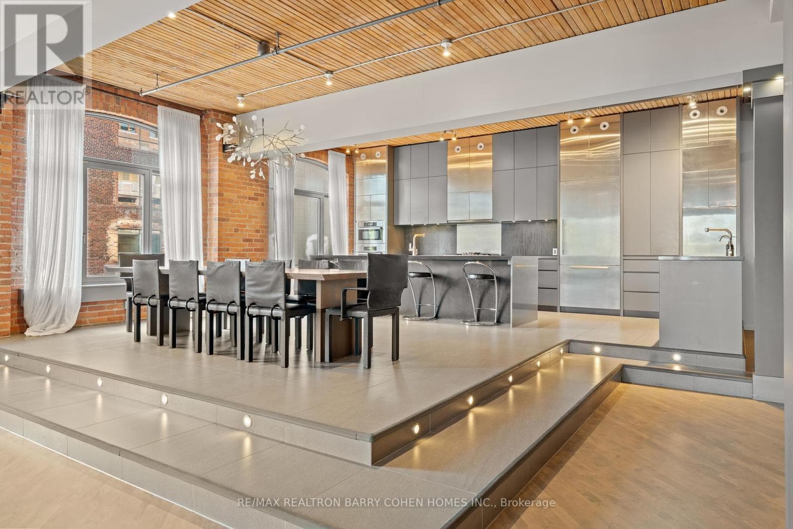 Single Family at 300- 468 Wellington Street, Toronto (Waterfront Communities), Ontario - Photo 6 - RE/MAX Garden City Realty