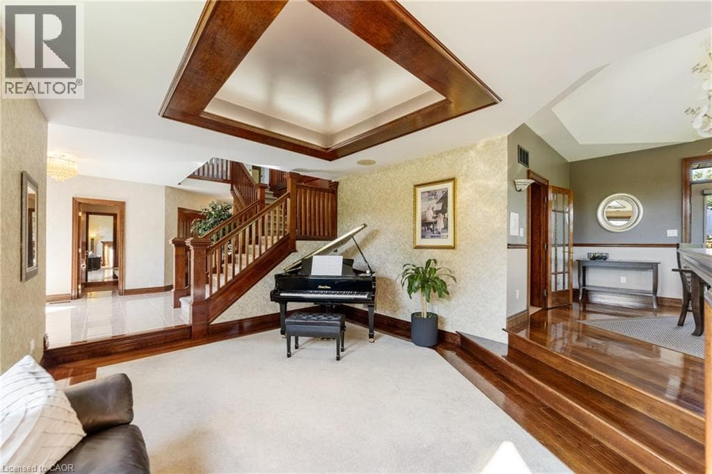 Single Family at 7775 ST. AUGUSTINE Crescent, Niagara Falls, Ontario - Photo 7 - RE/MAX Garden City Realty
