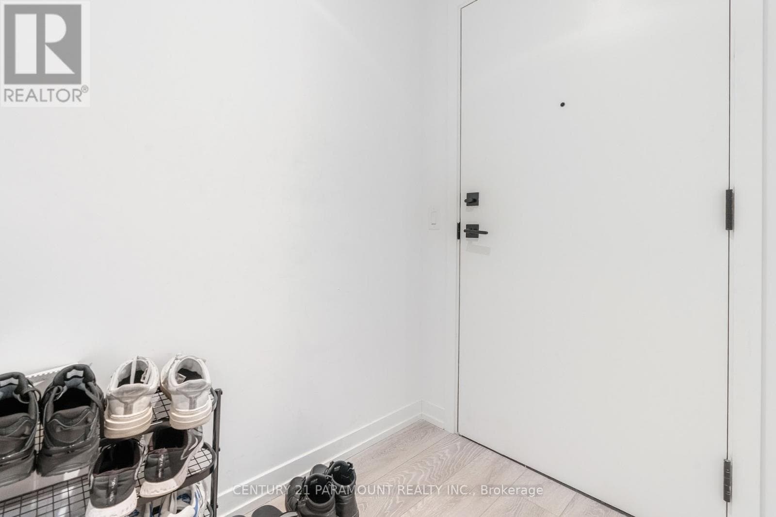 Single Family at 3902- 55 Mercer Street, Toronto (Waterfront Communities), Ontario - Photo 9 - RE/MAX Garden City Realty