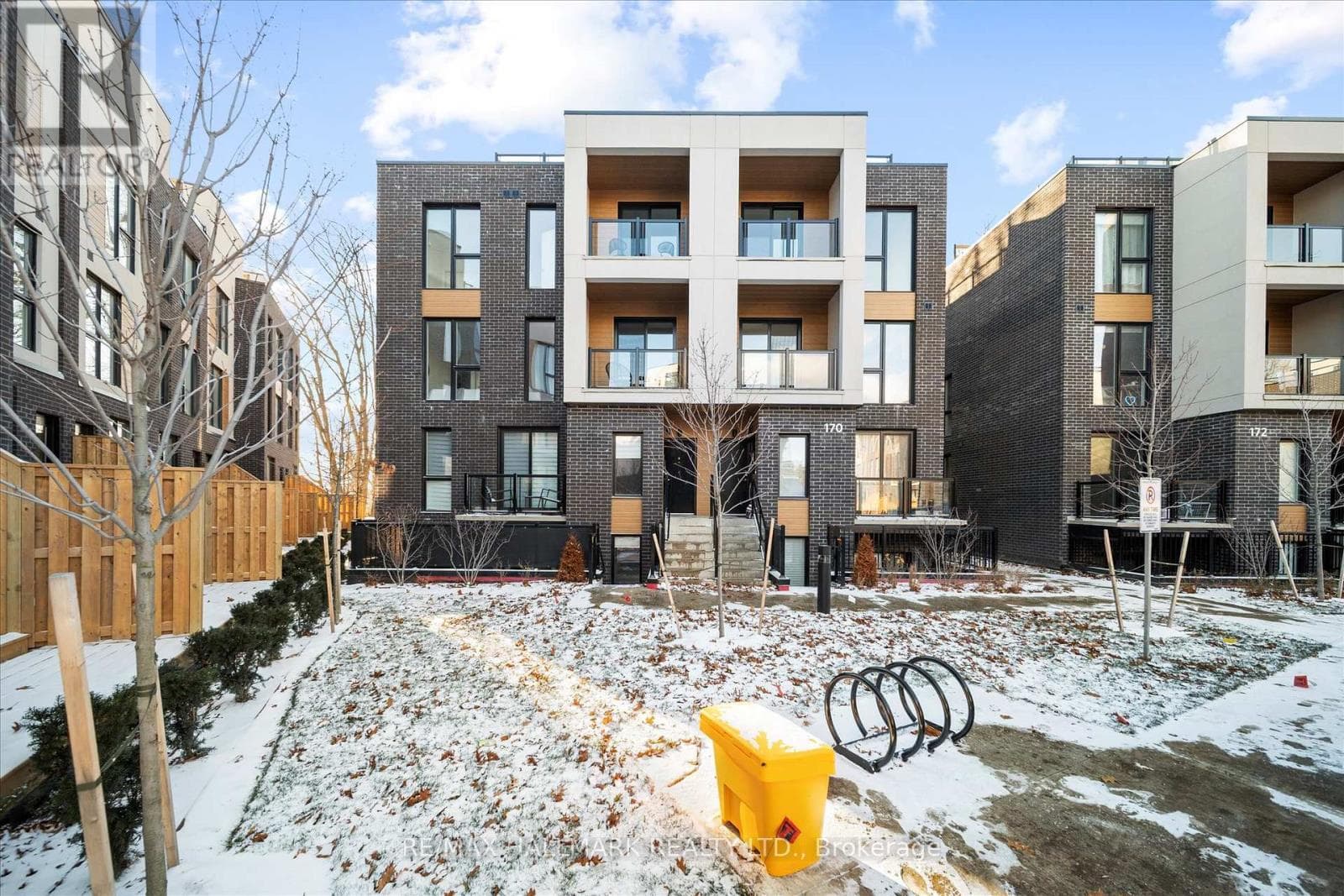 3- 170 Clonmore Avenue
