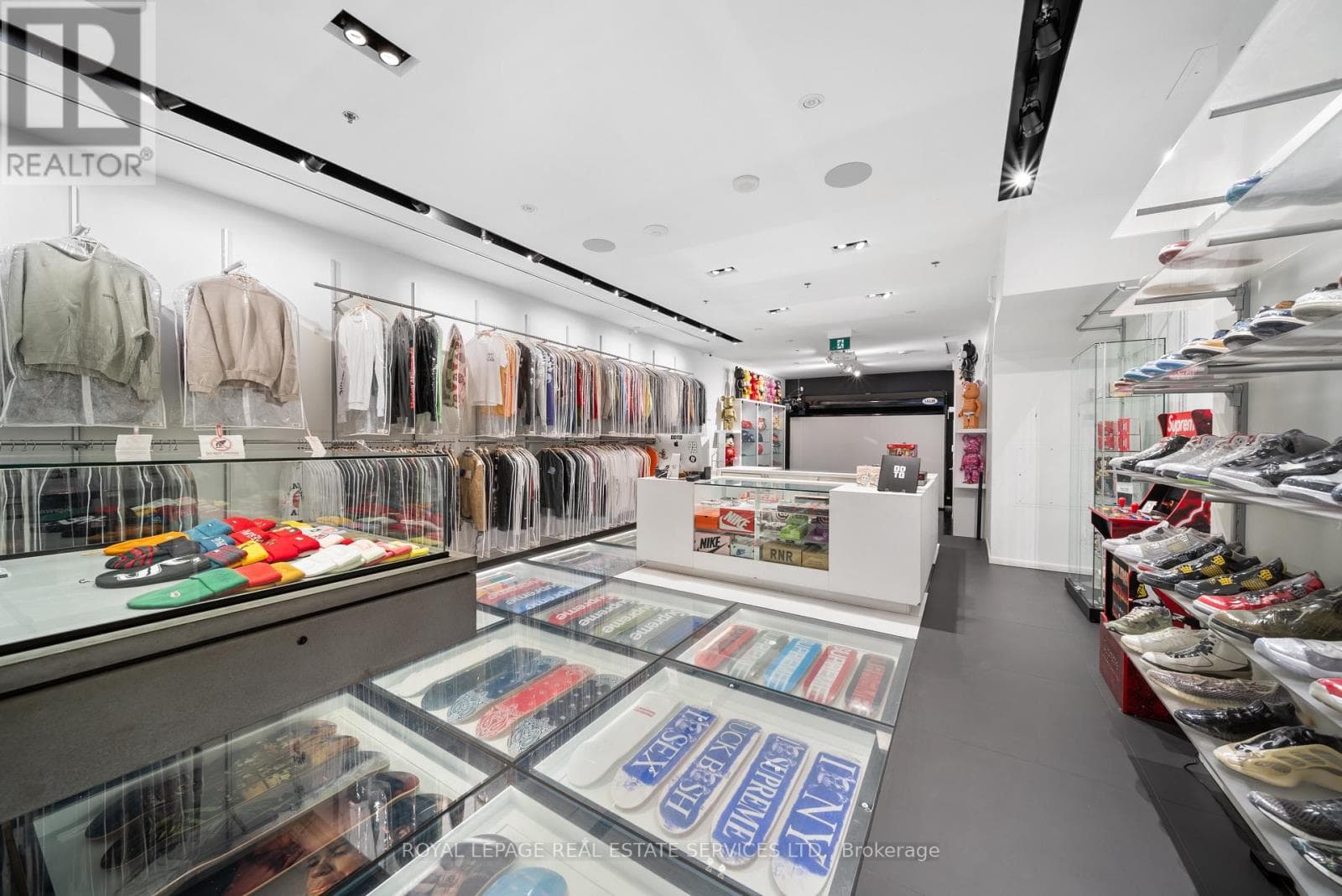 Retail at 273 Queen Street, Toronto (Waterfront Communities), Ontario - Photo 10 - RE/MAX Garden City Realty