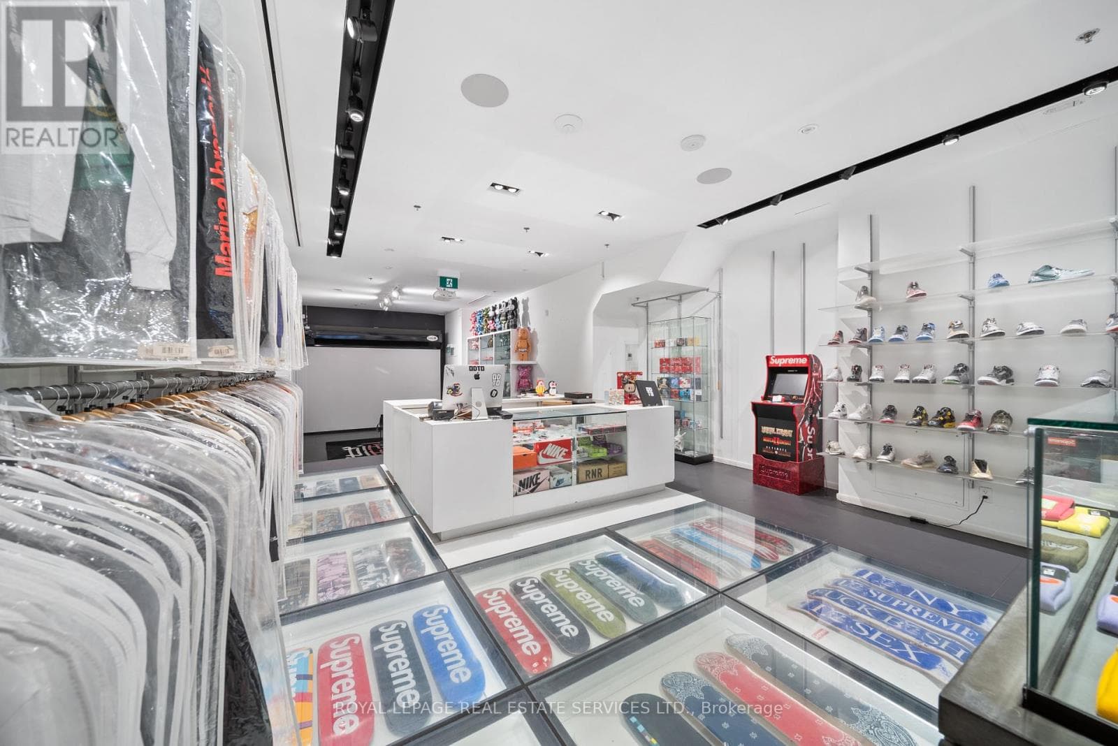 Retail at 273 Queen Street, Toronto (Waterfront Communities), Ontario - Photo 9 - RE/MAX Garden City Realty