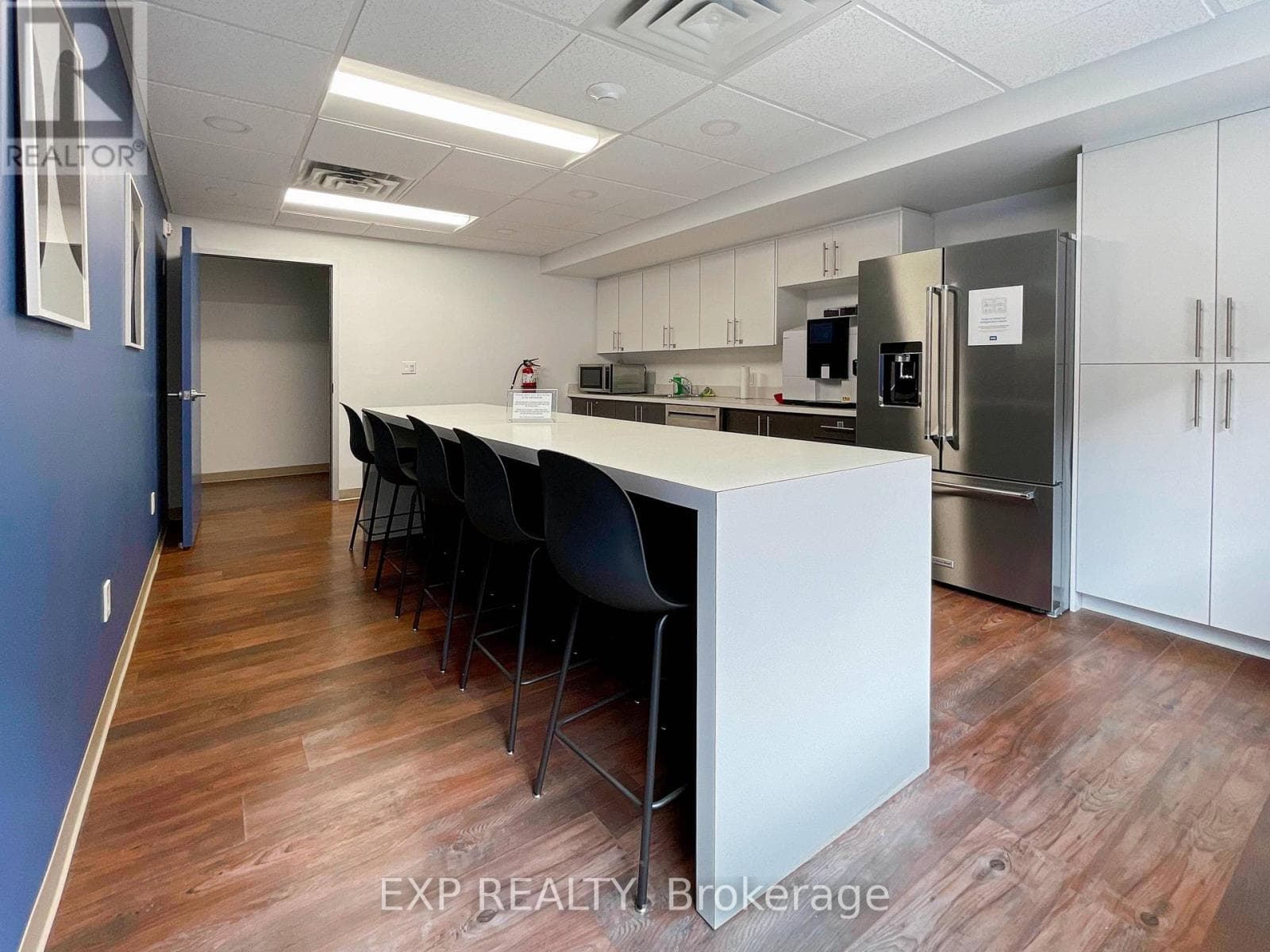 Retail at 396 Cooper Street, Ottawa, Ontario - Photo 9 - RE/MAX Garden City Realty
