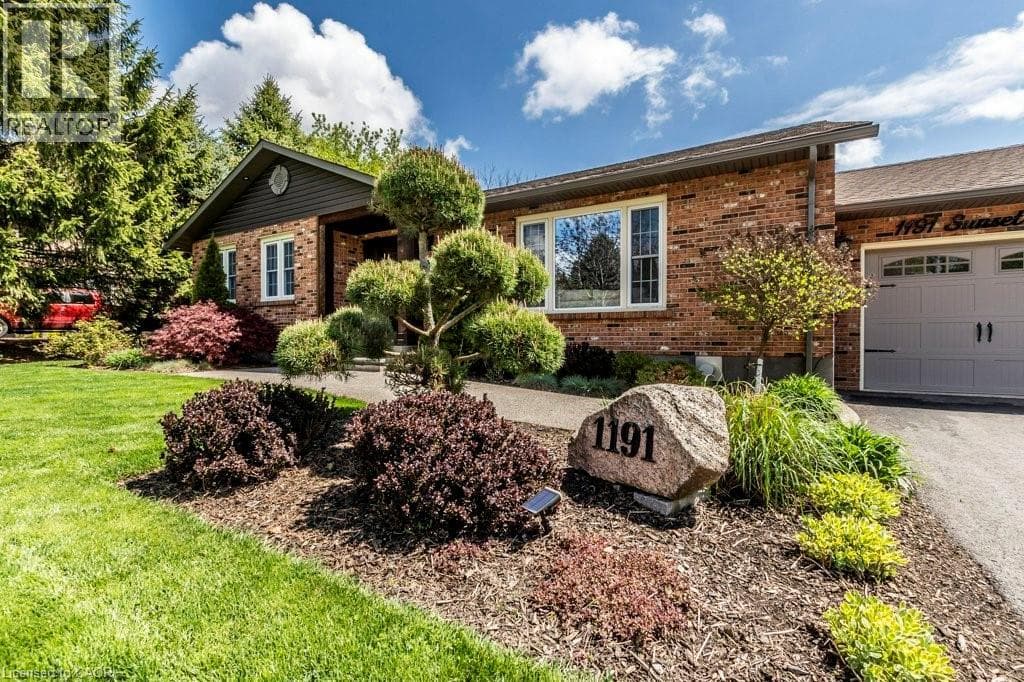 Single Family at 1191 SUNSET Drive, Pelham, Ontario - Photo 4 - RE/MAX Garden City Realty