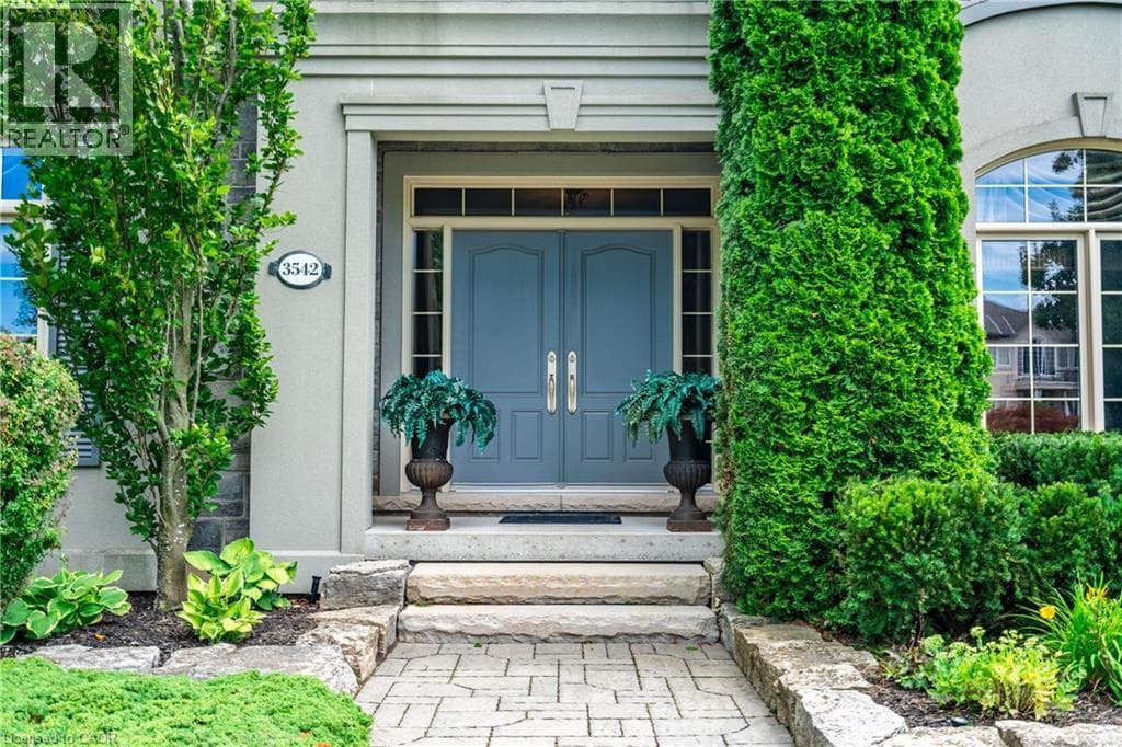 Single Family at 3542 MATTHEWS Drive, Niagara Falls, Ontario - Photo 5 - RE/MAX Garden City Realty