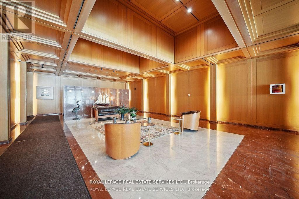 Single Family at 601- 480 Queens Quay, Toronto (Waterfront Communities), Ontario - Photo 4 - RE/MAX Garden City Realty