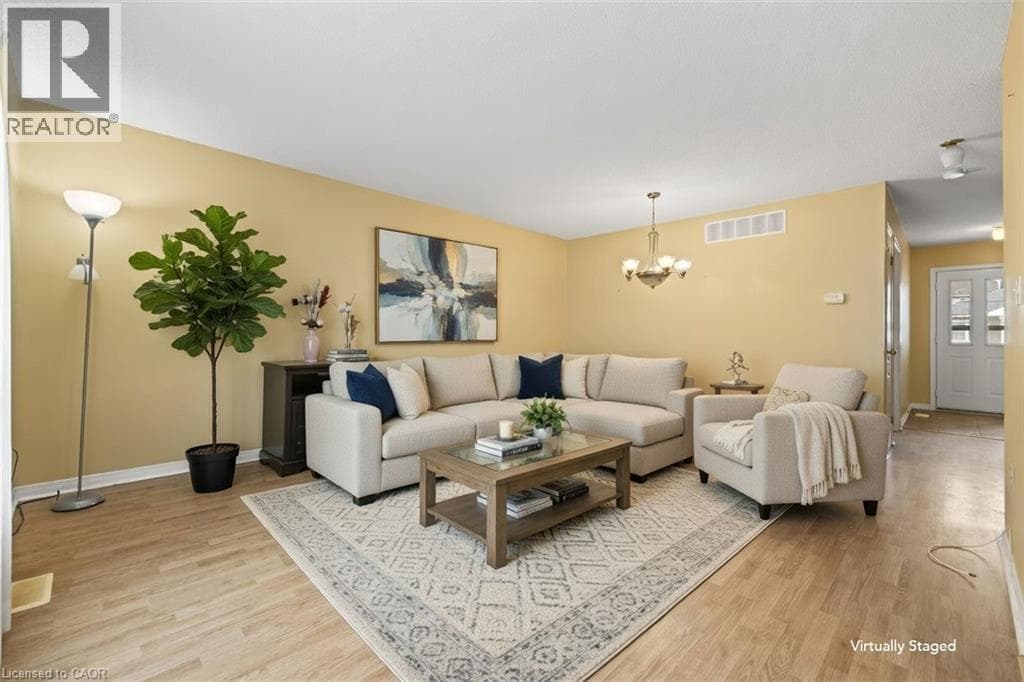 Single Family at 15- 24 KENYON Crescent, Grimsby, Ontario - Photo 5 - RE/MAX Garden City Realty