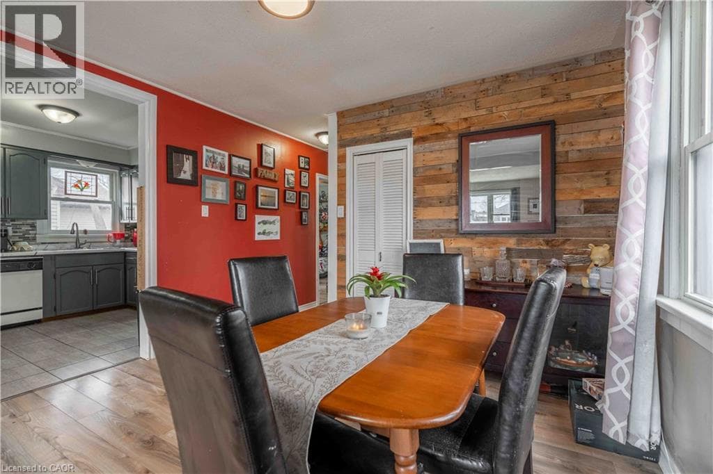 Single Family at 316 DUFFERIN Street, Fort Erie, Ontario - Photo 10 - RE/MAX Garden City Realty