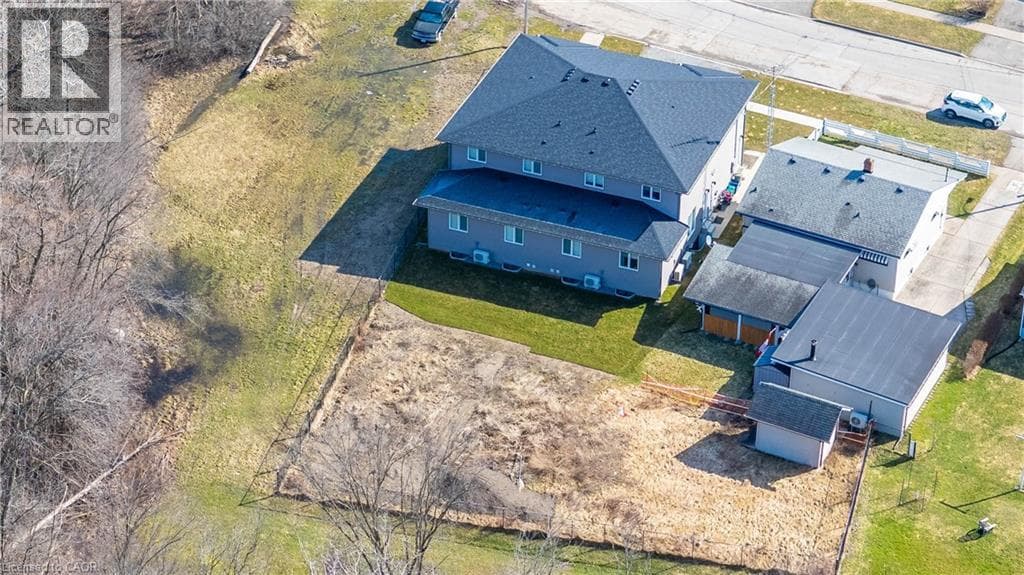 Multi-family at 46 PIETZ Avenue, Welland, Ontario - Photo 10 - RE/MAX Garden City Realty