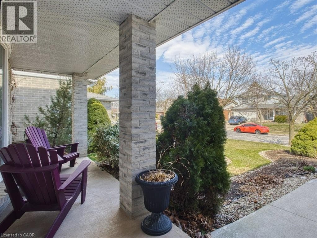 Single Family at 21 BASCARY Crescent, St. Catharines, Ontario - Photo 3 - RE/MAX Garden City Realty