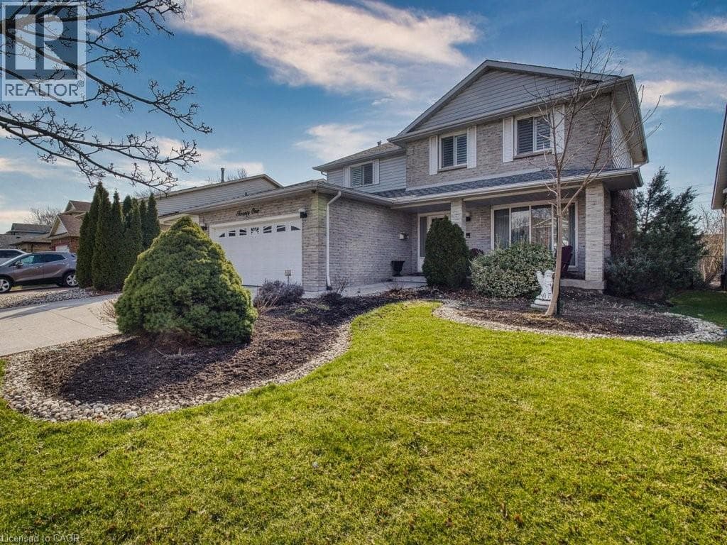 Single Family at 21 BASCARY Crescent, St. Catharines, Ontario - Photo 2 - RE/MAX Garden City Realty