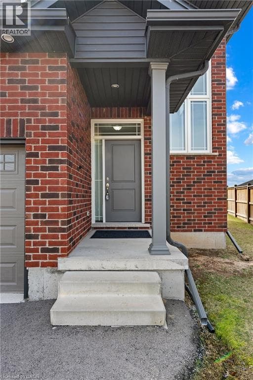 Single Family at 33 CINNAMON Street, Thorold, Ontario - Photo 4 - RE/MAX Garden City Realty