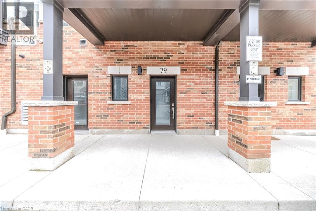 Single Family at 79 ESPLANADE Lane, Grimsby, Ontario - Photo 3 - RE/MAX Garden City Realty