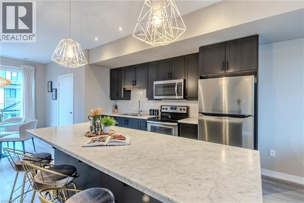 Single Family at 79 ESPLANADE Lane, Grimsby, Ontario - Photo 7 - RE/MAX Garden City Realty