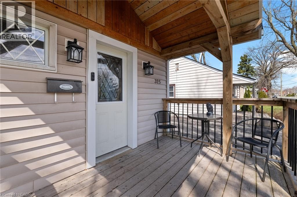 Single Family at 325 CROWLAND Avenue, Welland, Ontario - Photo 3 - RE/MAX Garden City Realty