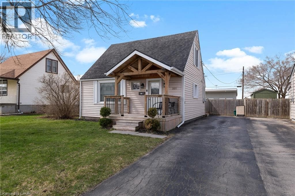Single Family at 325 CROWLAND Avenue, Welland, Ontario - Photo 2 - RE/MAX Garden City Realty