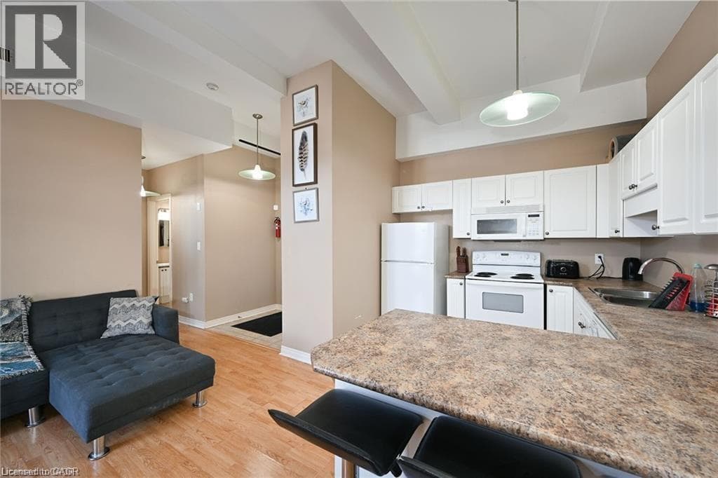 Single Family at 105- 6365 DRUMMOND Road, Niagara Falls, Ontario - Photo 9 - RE/MAX Garden City Realty