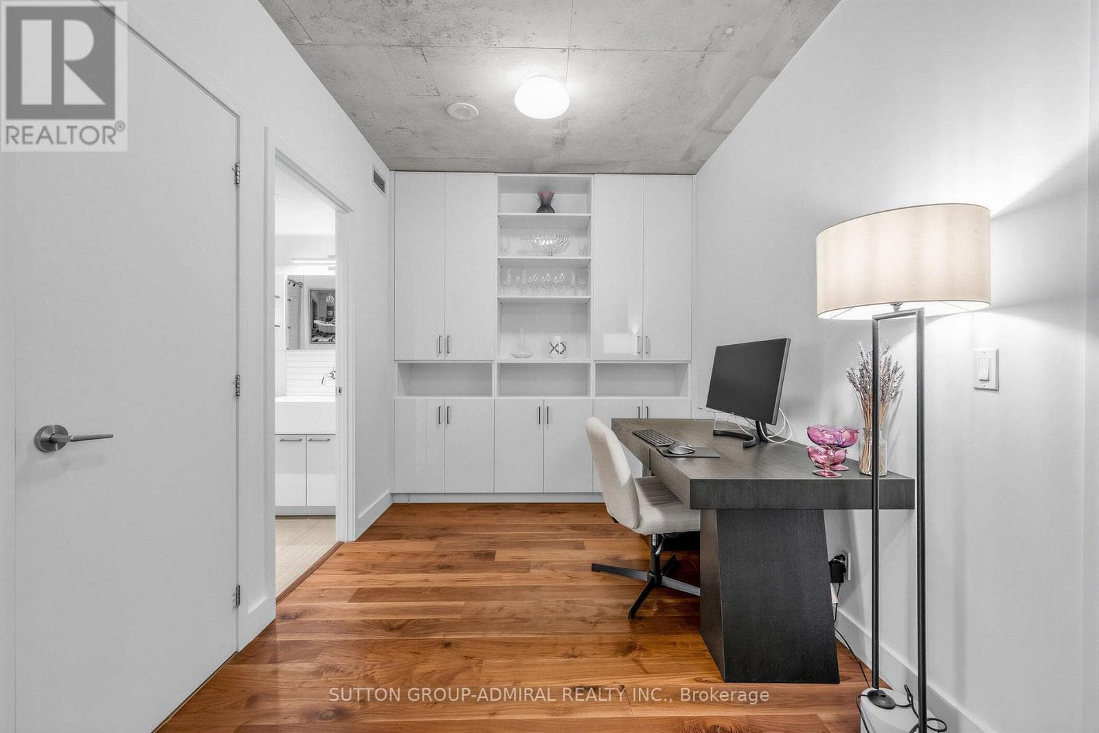 Single Family at 907- 55 Stewart Street, Toronto (Waterfront Communities), Ontario - Photo 2 - RE/MAX Garden City Realty