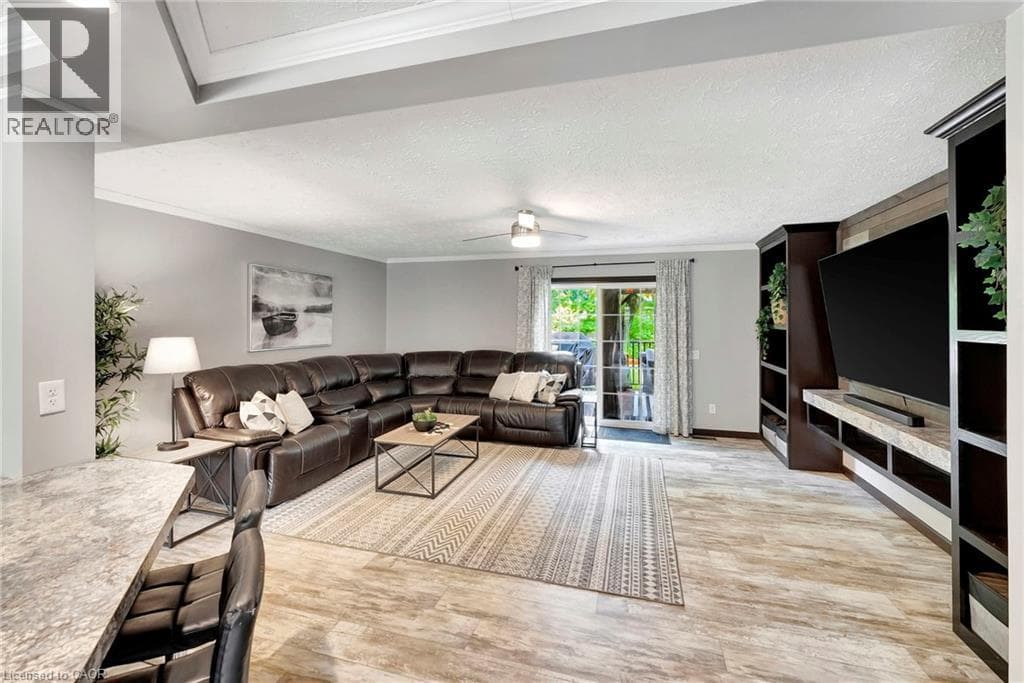 Single Family at 4881 MAPLEVIEW Crescent, Port Colborne, Ontario - Photo 6 - RE/MAX Garden City Realty