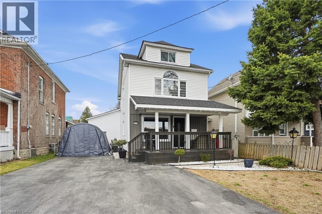 Single Family at 5773 LEONARD Avenue, Niagara Falls, Ontario - Photo 2 - RE/MAX Garden City Realty