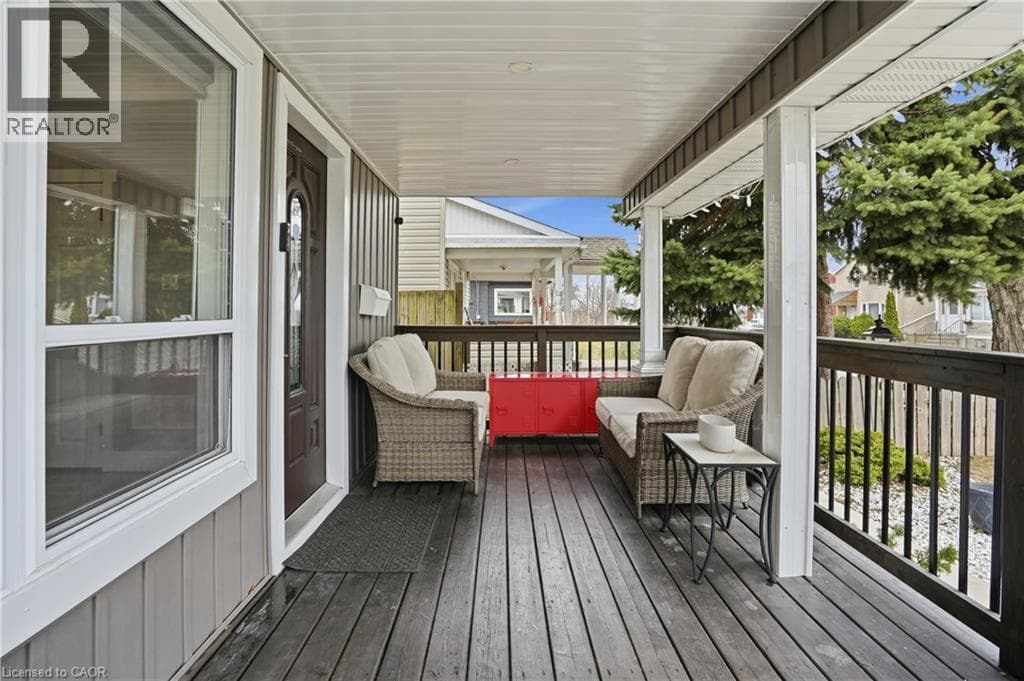 Single Family at 5773 LEONARD Avenue, Niagara Falls, Ontario - Photo 4 - RE/MAX Garden City Realty
