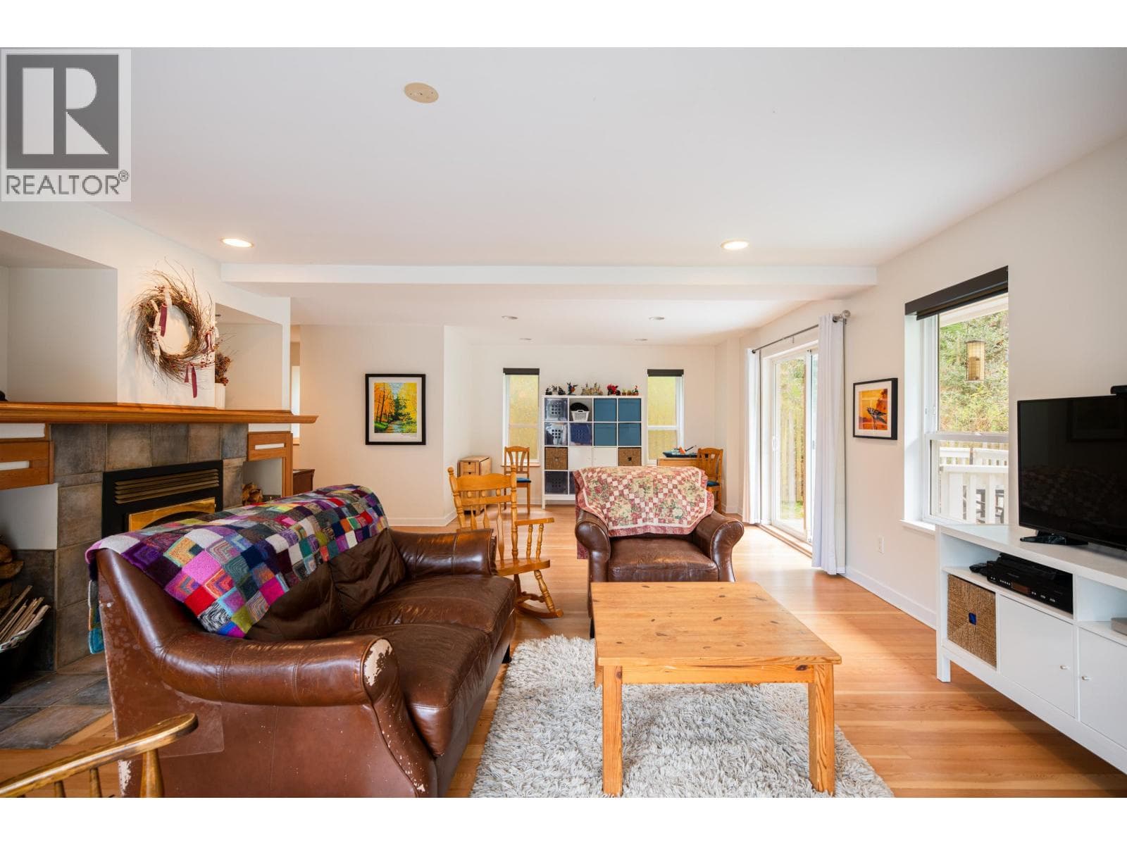 Single Family at 1288 EAGLE CLIFF Road, Bowen Island, British Columbia - Photo 5 - RE/MAX Garden City Realty