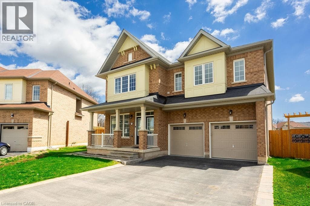 Single Family at 7776 TUPELO Crescent, Niagara Falls, Ontario - Photo 2 - RE/MAX Garden City Realty