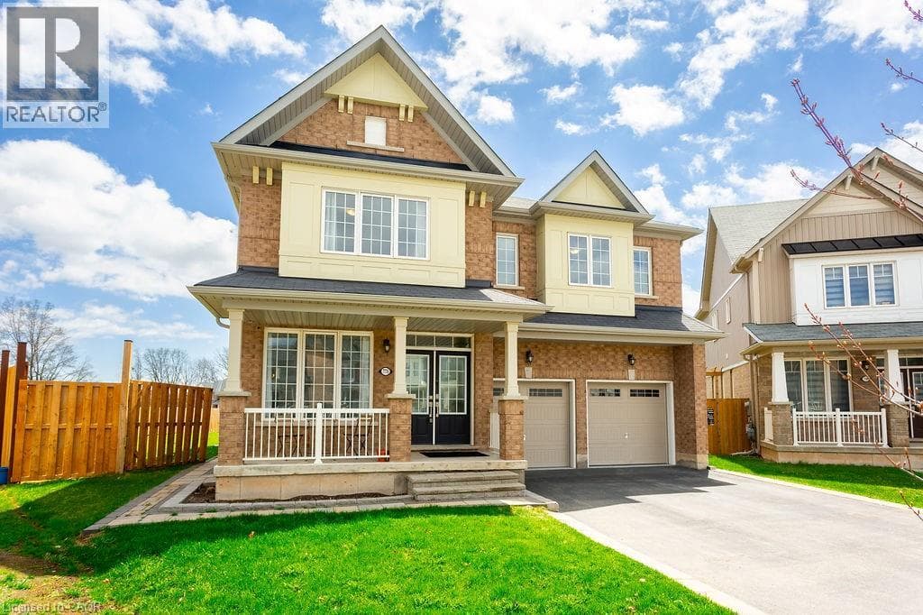 Single Family at 7776 TUPELO Crescent, Niagara Falls, Ontario - Photo 3 - RE/MAX Garden City Realty