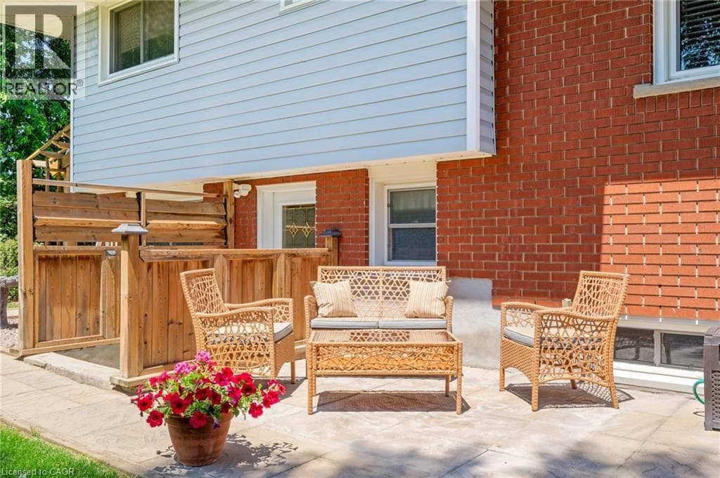 Single Family at 54 VALLEY Road, St. Catharines, Ontario - Photo 7 - RE/MAX Garden City Realty