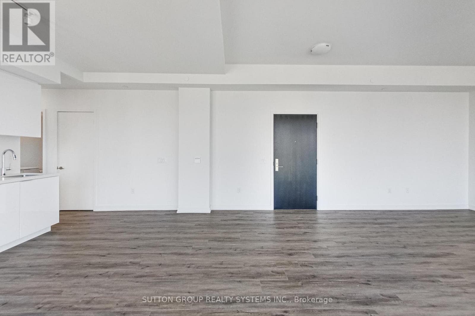 Single Family at 2502- 158 Front Street, Toronto (Waterfront Communities), Ontario - Photo 6 - RE/MAX Garden City Realty