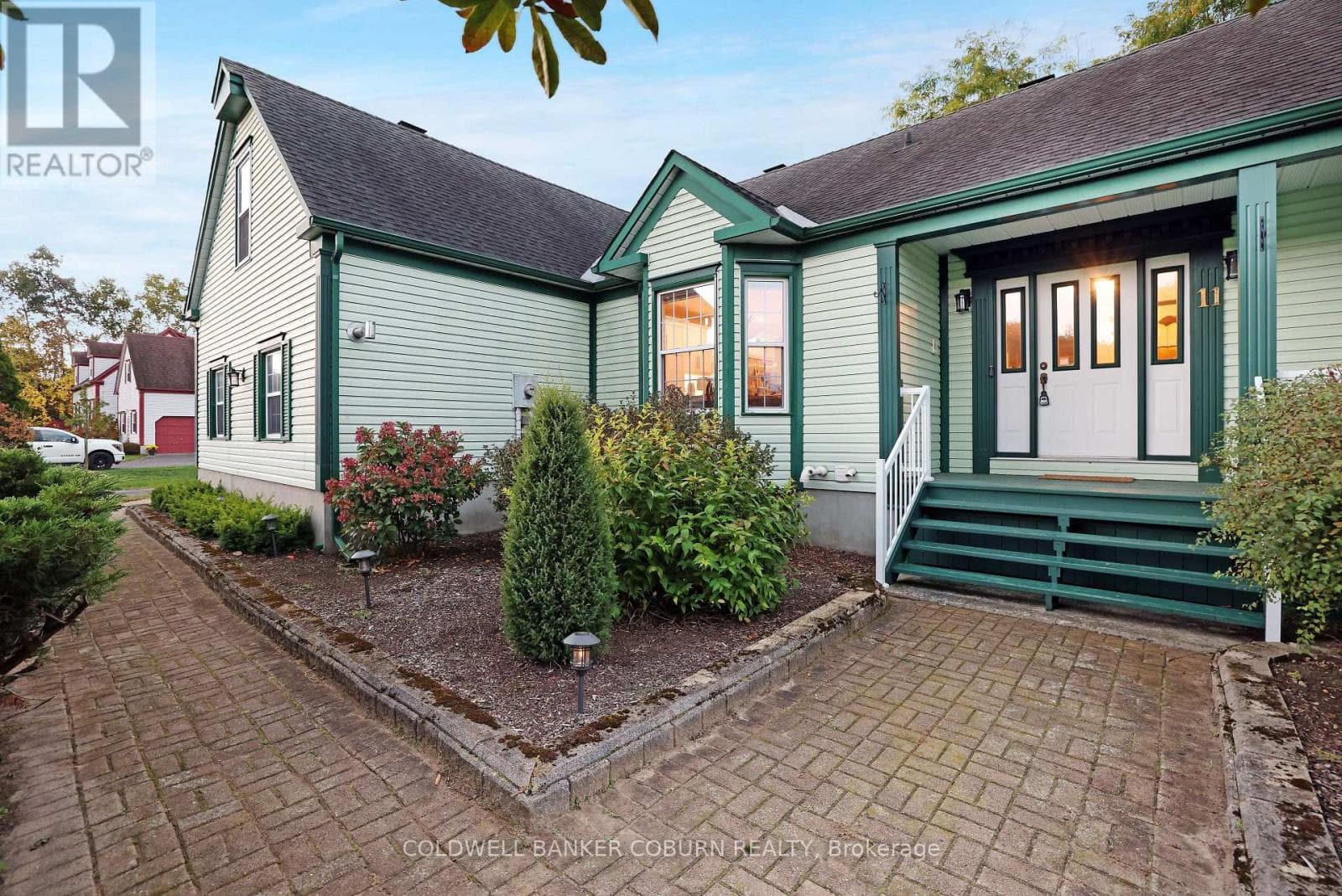 11 Kimberly Avenue