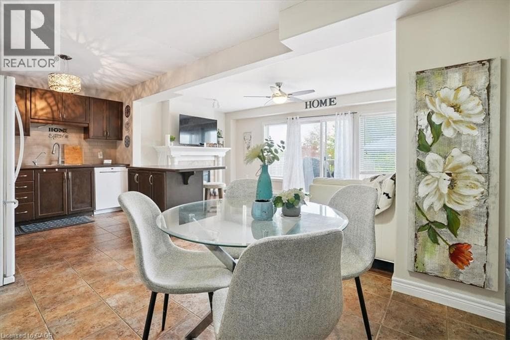 Single Family at 4496 COMFORT Crescent, Lincoln, Ontario - Photo 6 - RE/MAX Garden City Realty