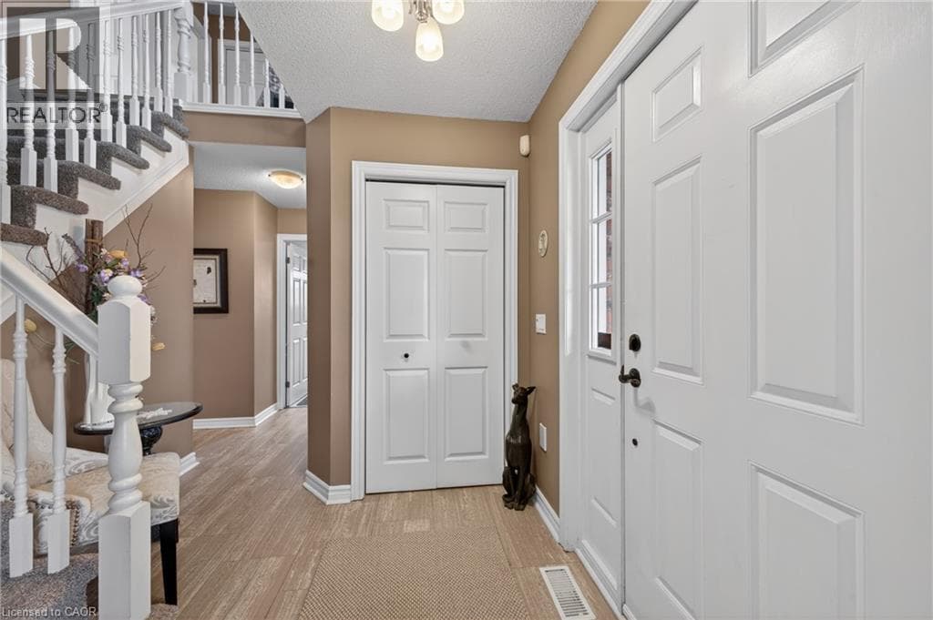Single Family at 24 LAKESIDE Place, Port Colborne, Ontario - Photo 7 - RE/MAX Garden City Realty