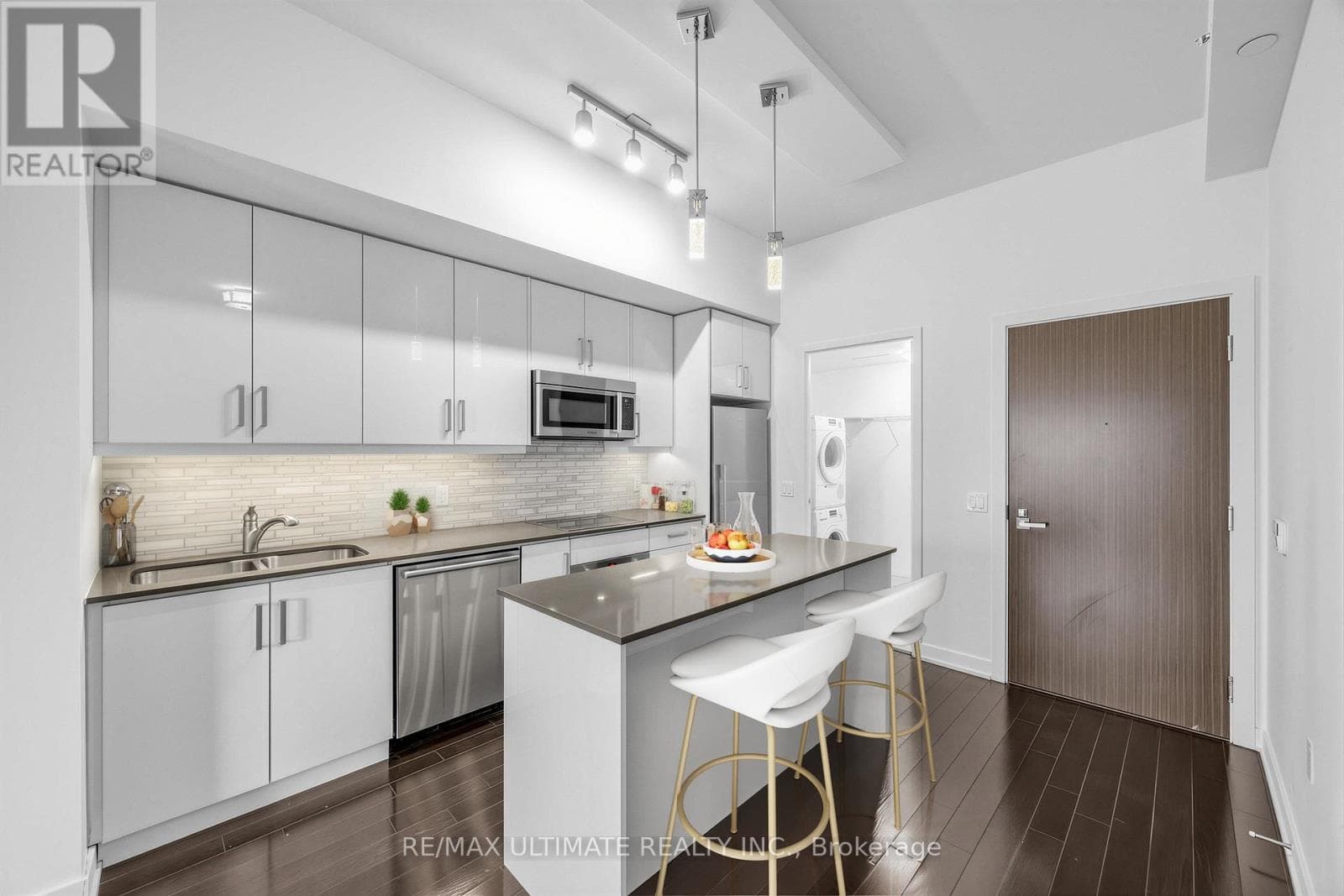 Single Family at 3403- 1 The Esplanade, Toronto (Waterfront Communities), Ontario - Photo 2 - RE/MAX Garden City Realty