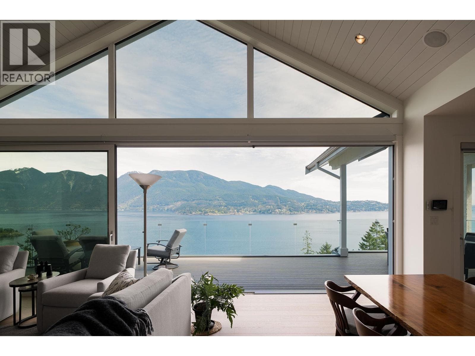 Single Family at 743 CHANNELVIEW Drive, Bowen Island, British Columbia - Photo 4 - RE/MAX Garden City Realty