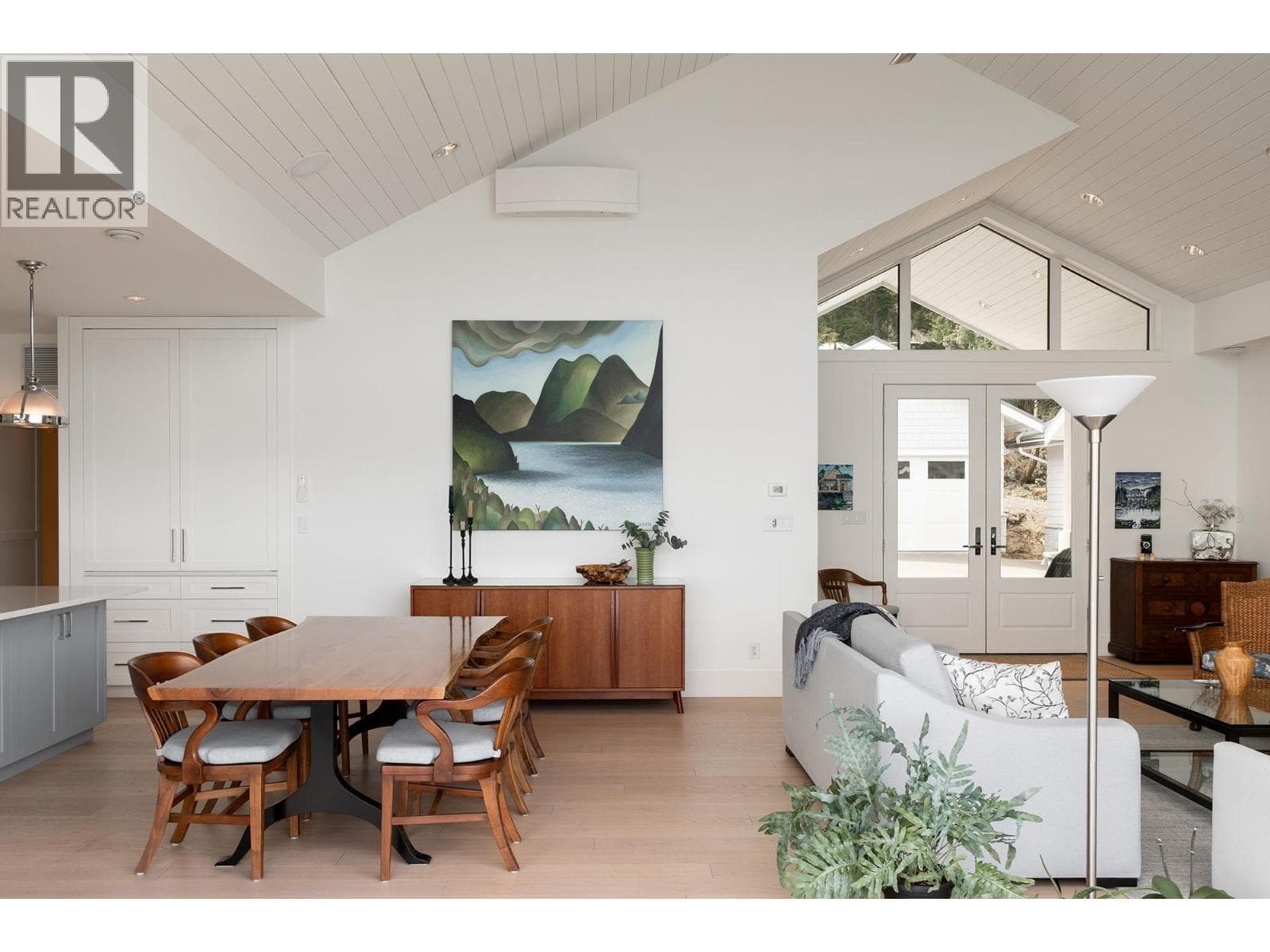 Single Family at 743 CHANNELVIEW Drive, Bowen Island, British Columbia - Photo 6 - RE/MAX Garden City Realty