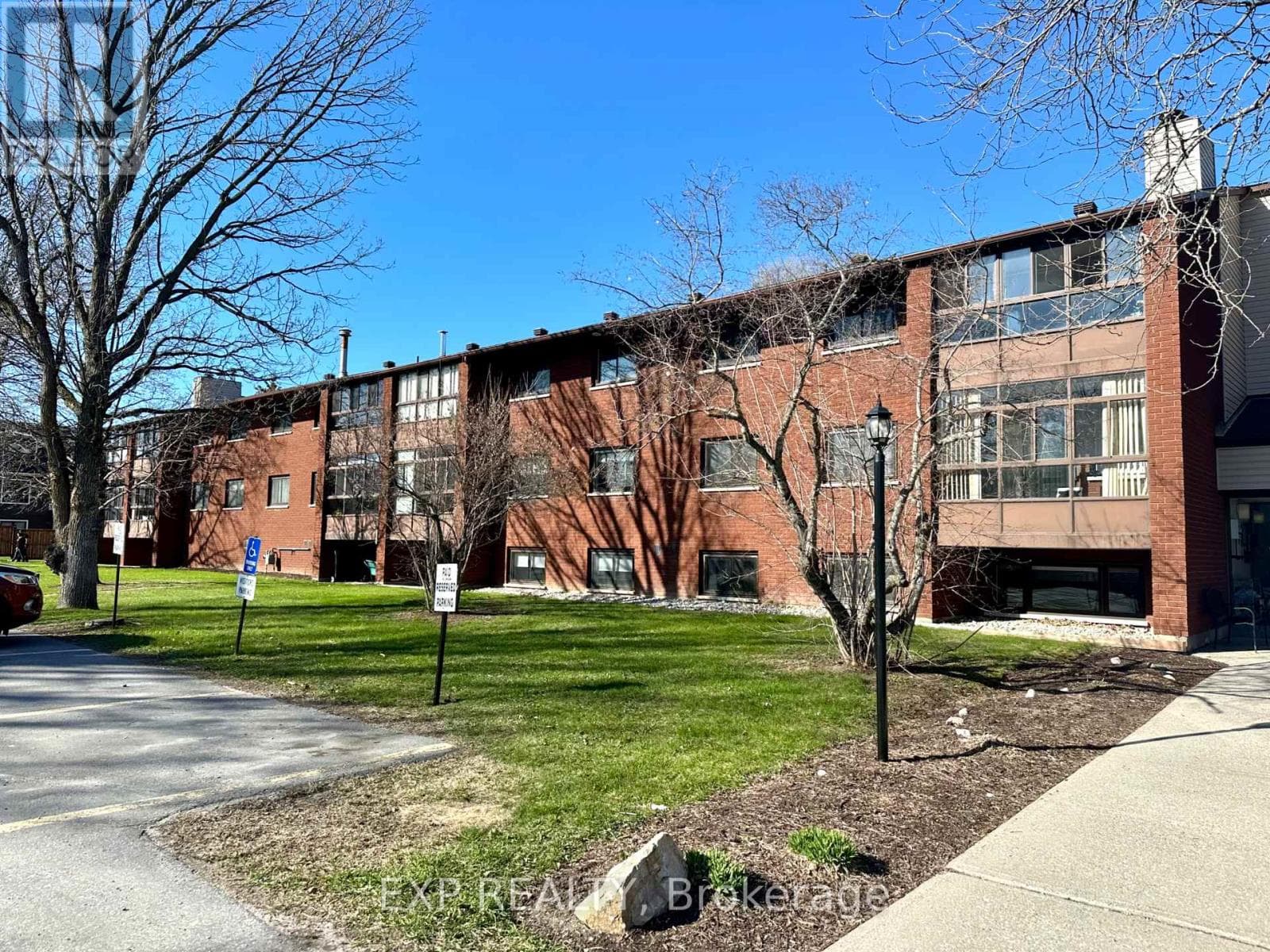 208- 15 Findlay Avenue