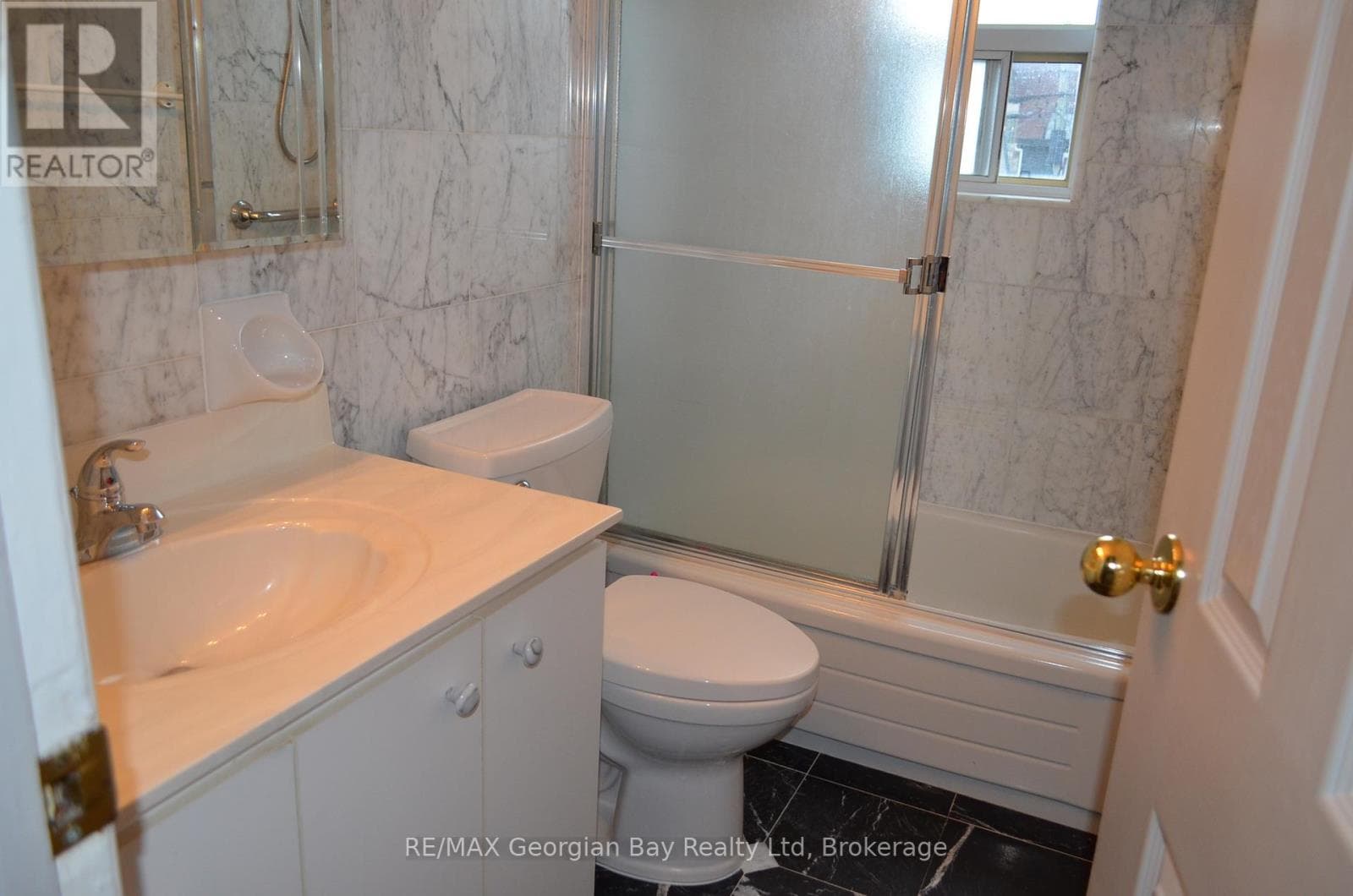 Single Family at 517 Milverton Boulevard, Toronto (Danforth), Ontario - Photo 6 - RE/MAX Garden City Realty