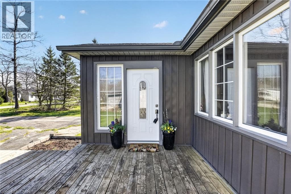 Single Family at 3149 JEWELL Avenue, Fort Erie, Ontario - Photo 4 - RE/MAX Garden City Realty