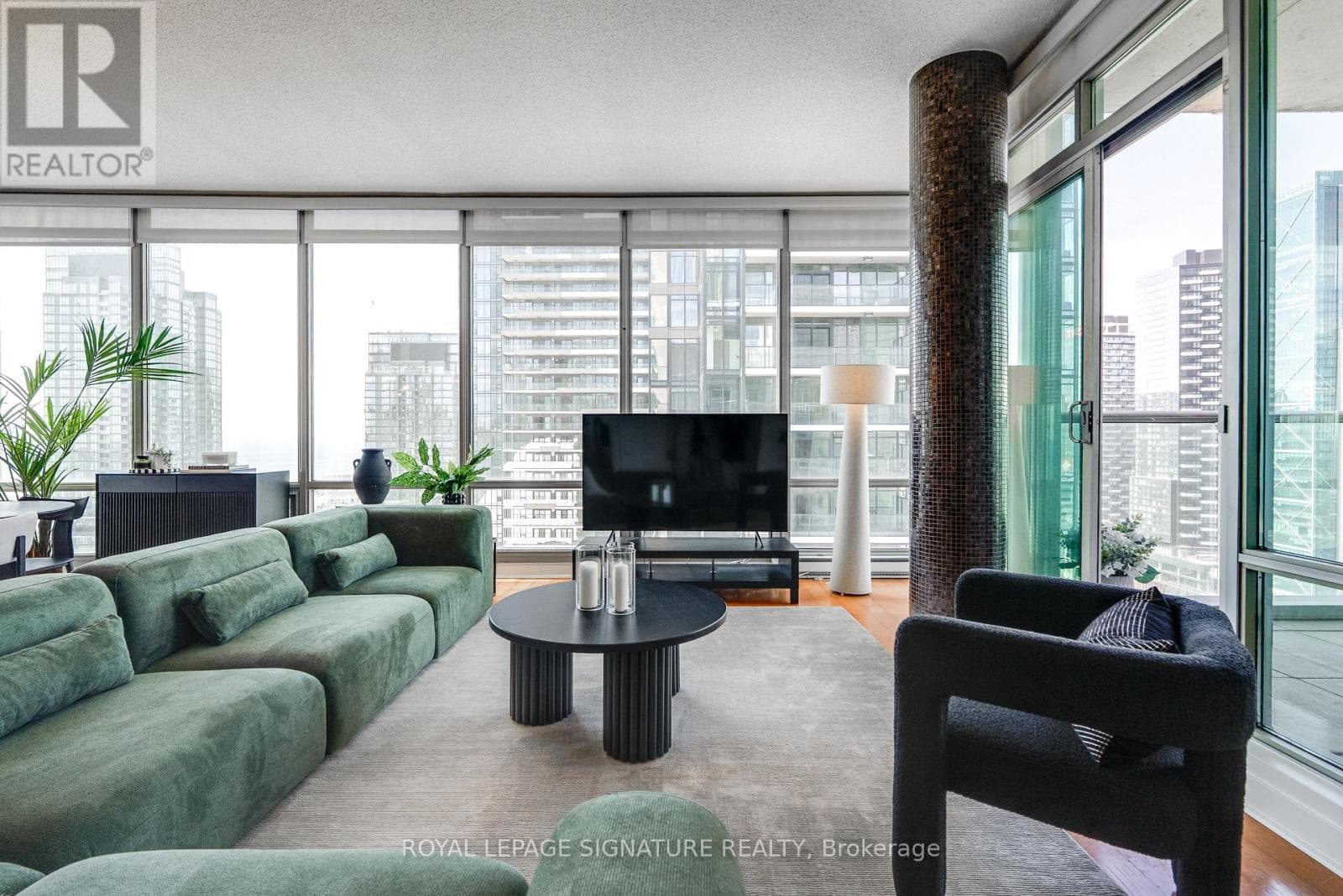 Single Family at 3803- 81 Navy Wharf Court, Toronto (Waterfront Communities), Ontario - Photo 3 - RE/MAX Garden City Realty