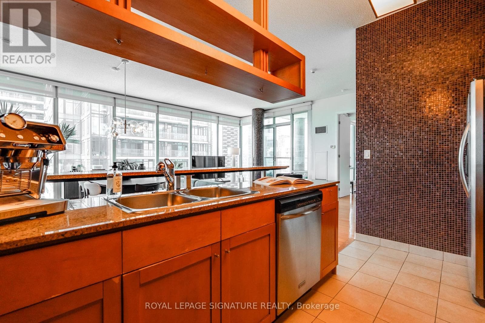 Single Family at 3803- 81 Navy Wharf Court, Toronto (Waterfront Communities), Ontario - Photo 9 - RE/MAX Garden City Realty