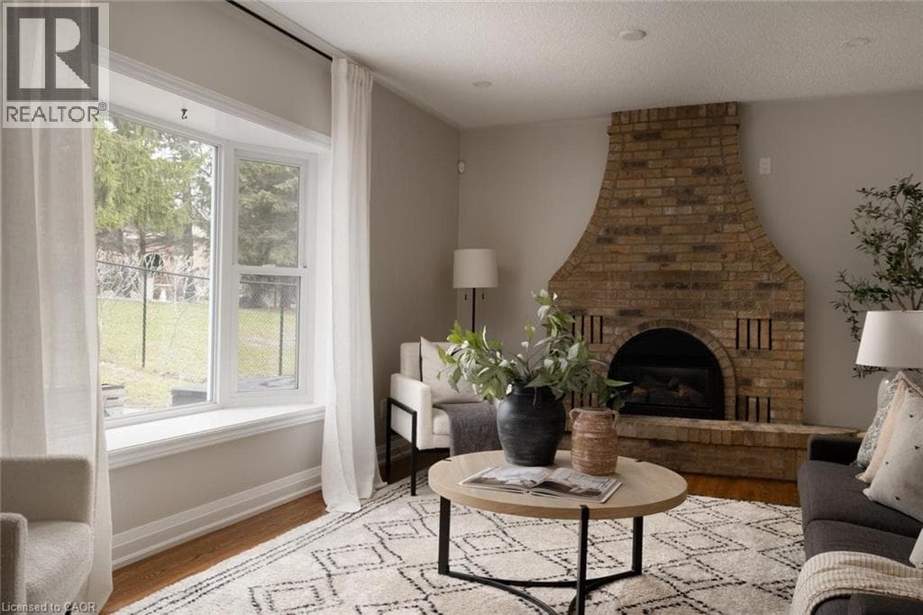 Single Family at 27 MILLBRIDGE Crescent, Pelham, Ontario - Photo 2 - RE/MAX Garden City Realty
