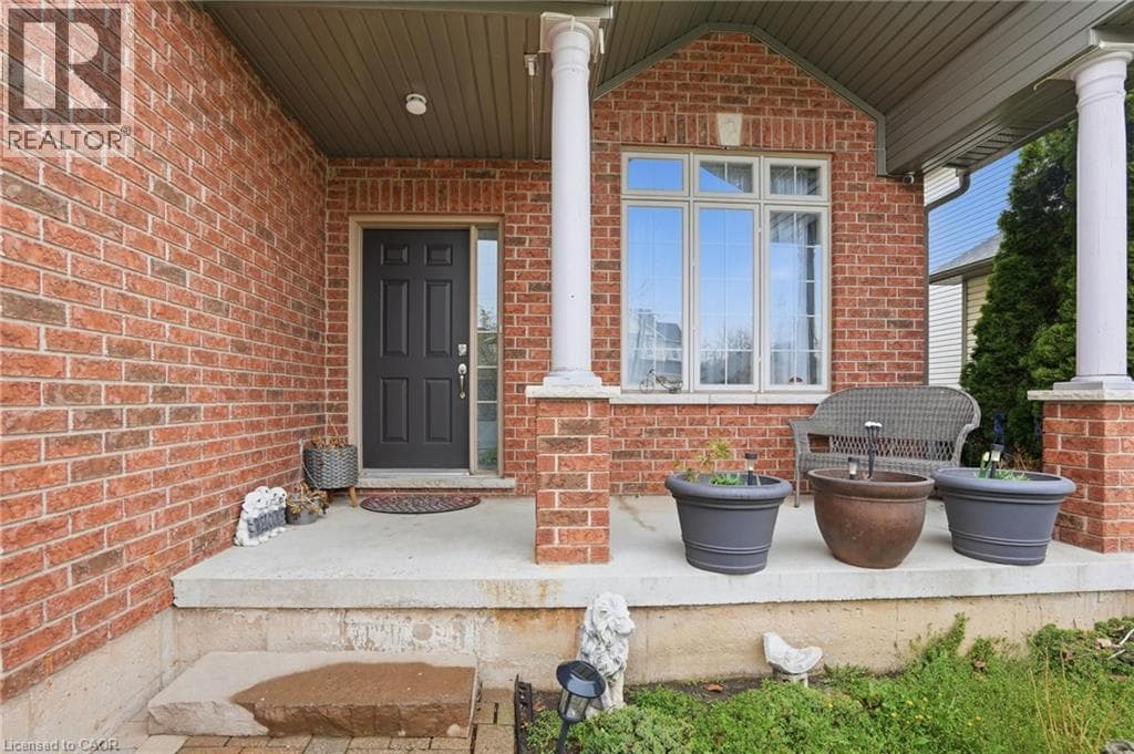 Single Family at 4301 AREJAY Avenue, Lincoln, Ontario - Photo 5 - RE/MAX Garden City Realty