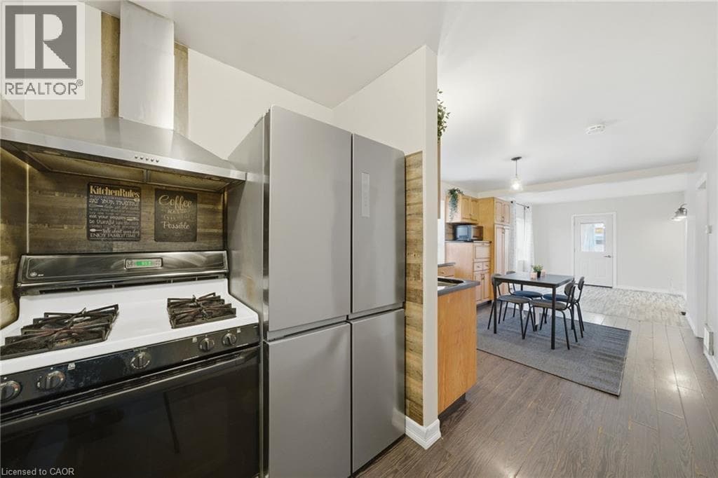 Single Family at 107 BROADWAY Street, Welland, Ontario - Photo 5 - RE/MAX Garden City Realty