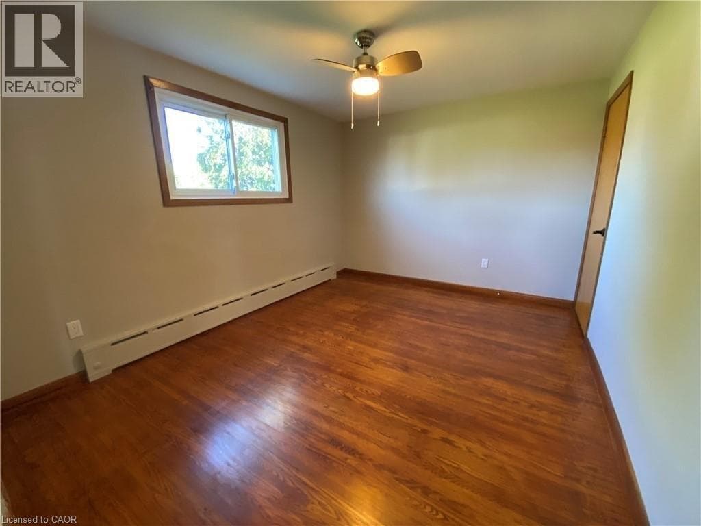Single Family at Lower- 300 KNOLL Street, Port Colborne, Ontario - Photo 7 - RE/MAX Garden City Realty