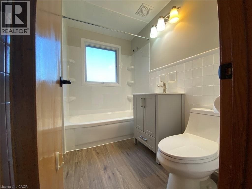 Single Family at Lower- 300 KNOLL Street, Port Colborne, Ontario - Photo 8 - RE/MAX Garden City Realty