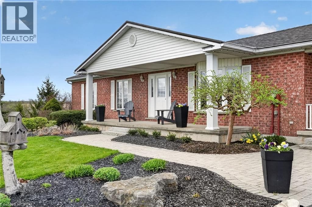 Single Family at 8452 SOUTH CHIPPAWA Road, West Lincoln, Ontario - Photo 6 - RE/MAX Garden City Realty