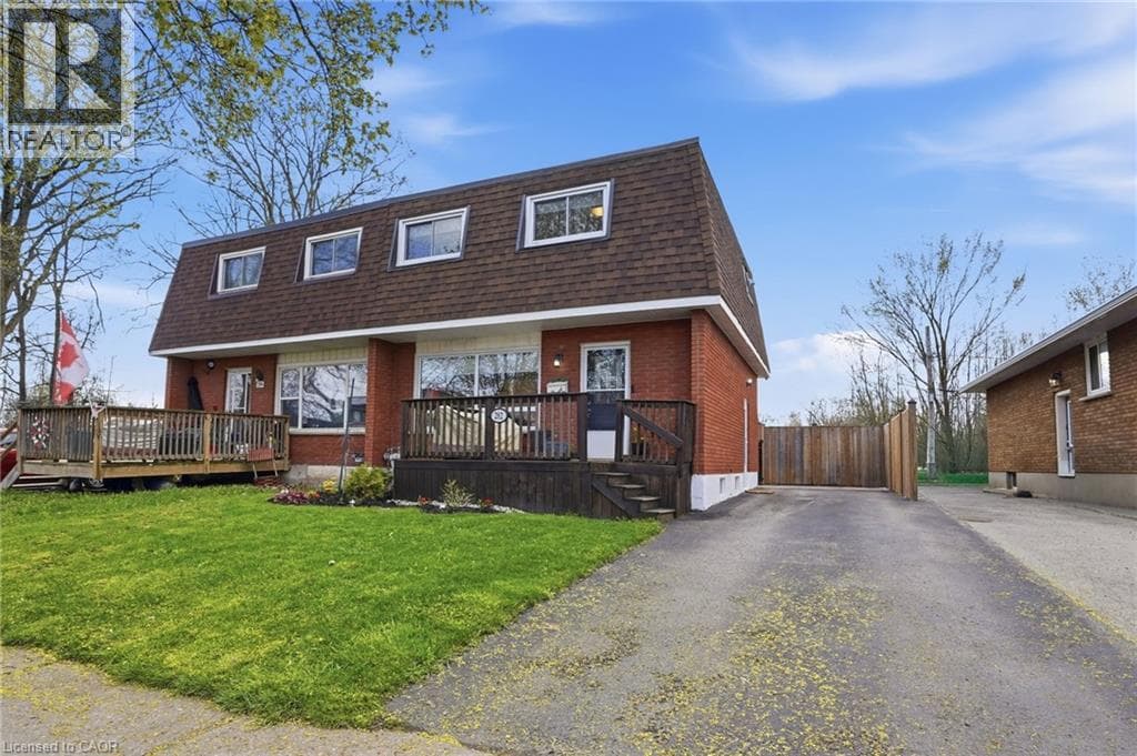 Single Family at 282 ROACH Avenue, Welland, Ontario - Photo 3 - RE/MAX Garden City Realty